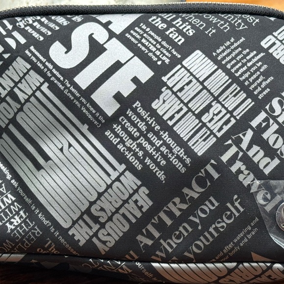 Brand NEW Lululemon Everywhere Belt Bag Manifesto Print Black Silver 1L - Picture 3 of 6